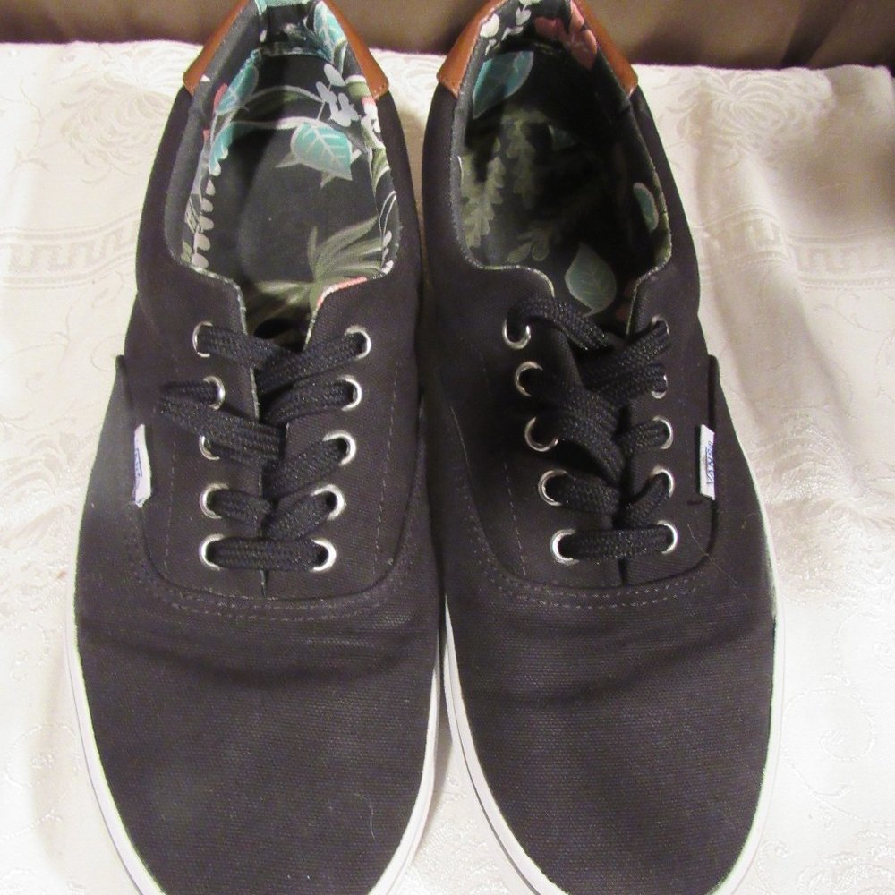 VANS   OFF THE WALL  MENS SIZE 11   BLACK